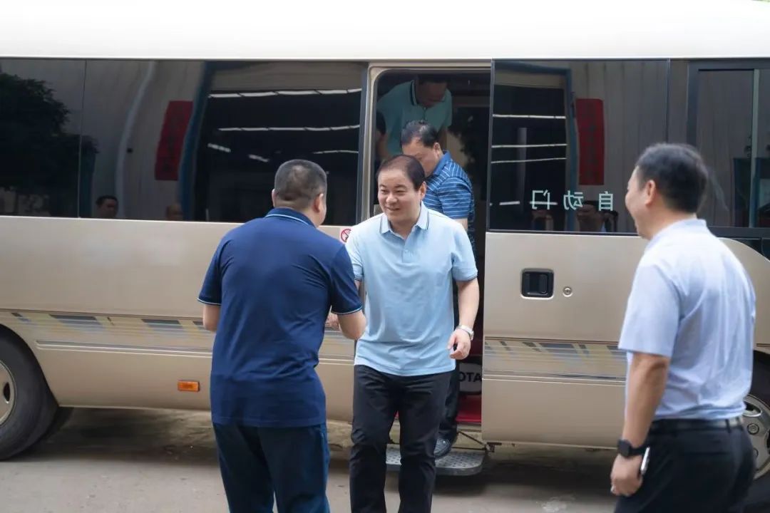 衡陽(yáng)市委副書(shū)記、市長(zhǎng)朱健一行赴朝陽(yáng)集團(tuán)進(jìn)行考察